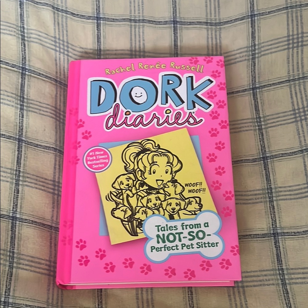 Dork Diaries Pink Book